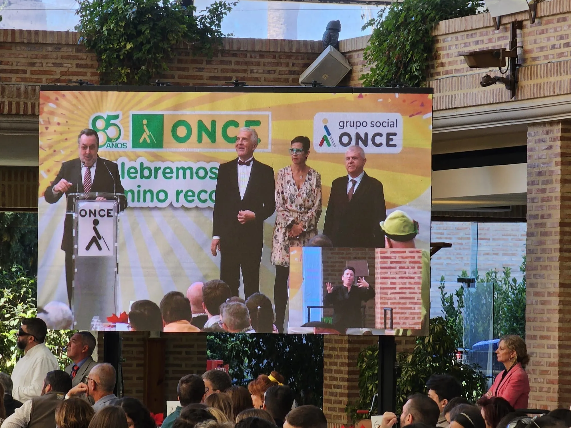 Pantalla Led Comida Empresa Grupo Social Once